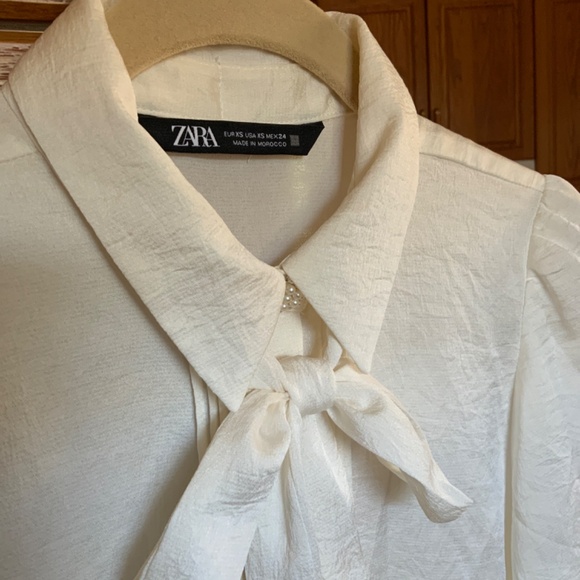 Pearl Button Front Blouse with Ties Zara - Picture 4 of 6